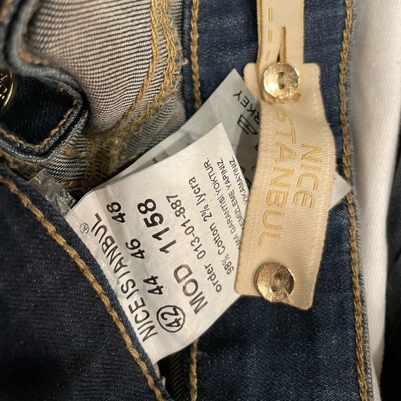 Jeans is decorated with crystals - Picture 11 of 11